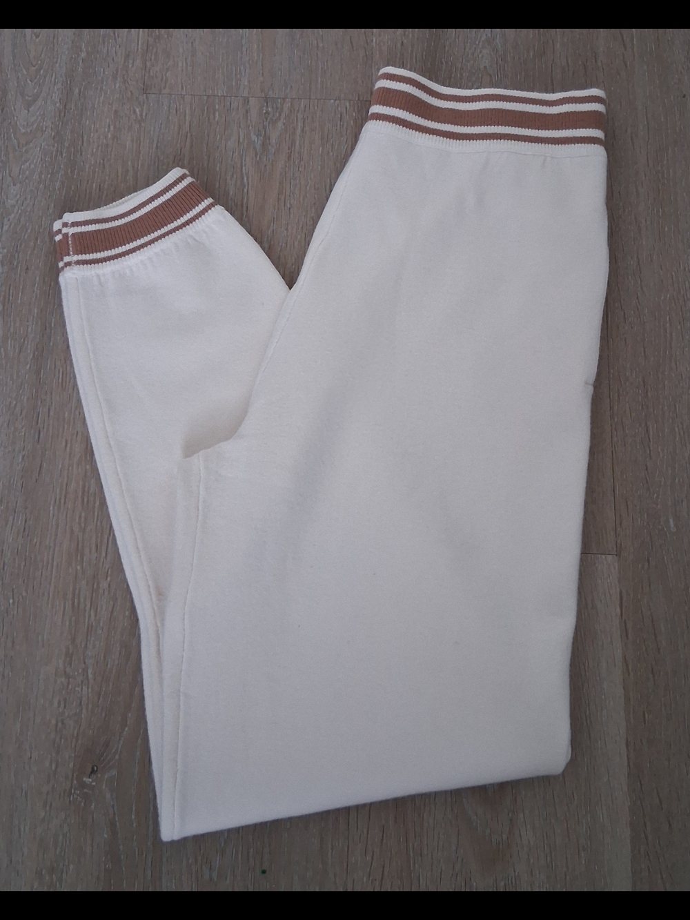 PINK Victoria's Secret Cream High-Waist Joggers with Tan Stripe Waistband - Picture 4 of 8